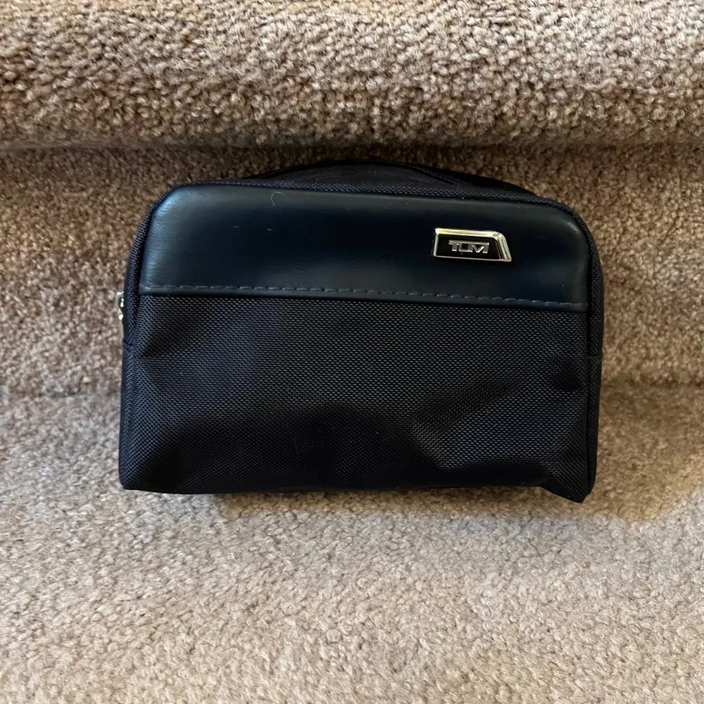 Tumi Delta Travel Amenity Bag - Cosmetic Bag - Travel Accessory - Black